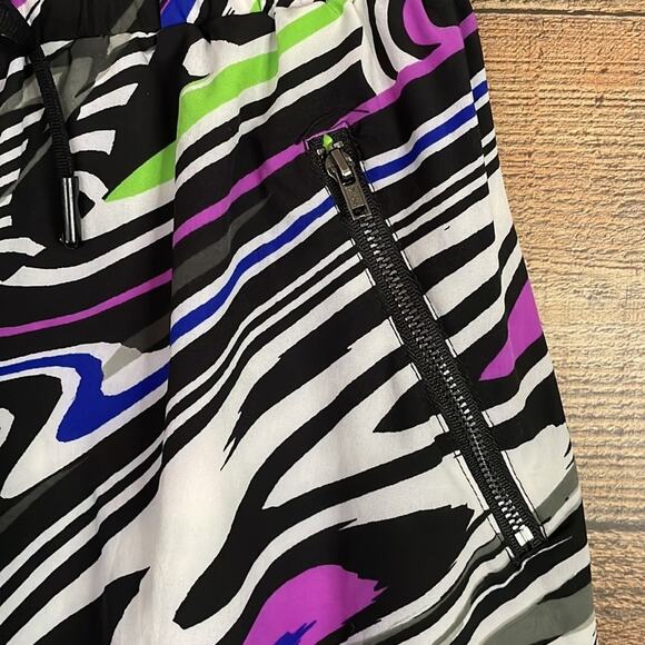 Fabletics Mikah Carnival Athletic Skirt With Pockets Neon Zigzag Pattern SZ XS - Picture 3 of 8